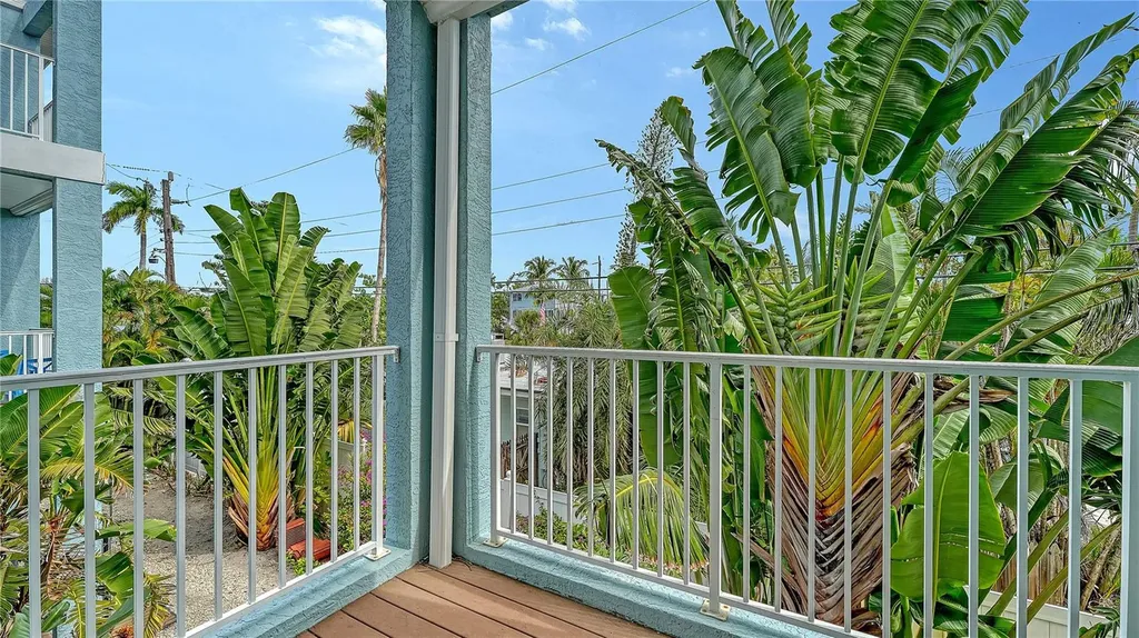 2317 Avenue C Bradenton Beach FL 34217