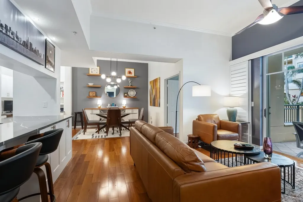 1064 N Tamiami Trail Sarasota FL 34236