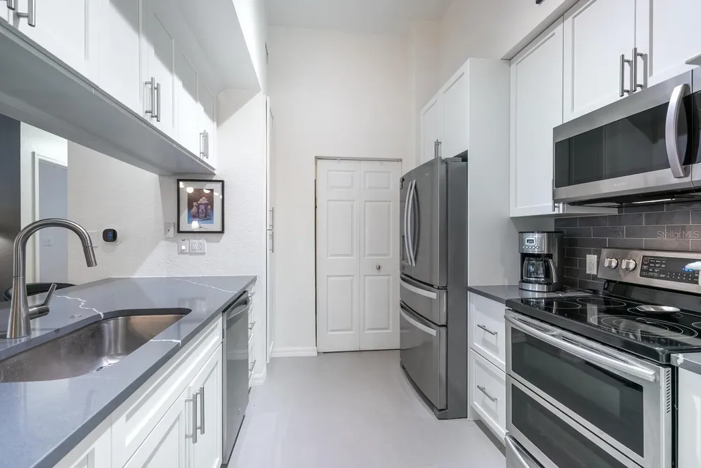 1064 N Tamiami Trail Sarasota FL 34236