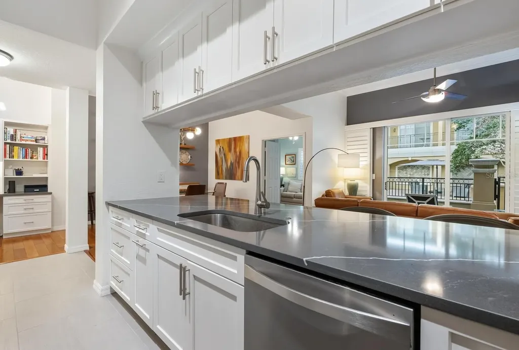 1064 N Tamiami Trail Sarasota FL 34236