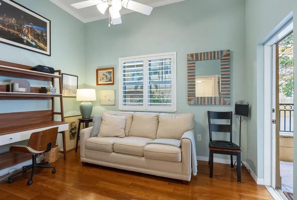 1064 N Tamiami Trail Sarasota FL 34236