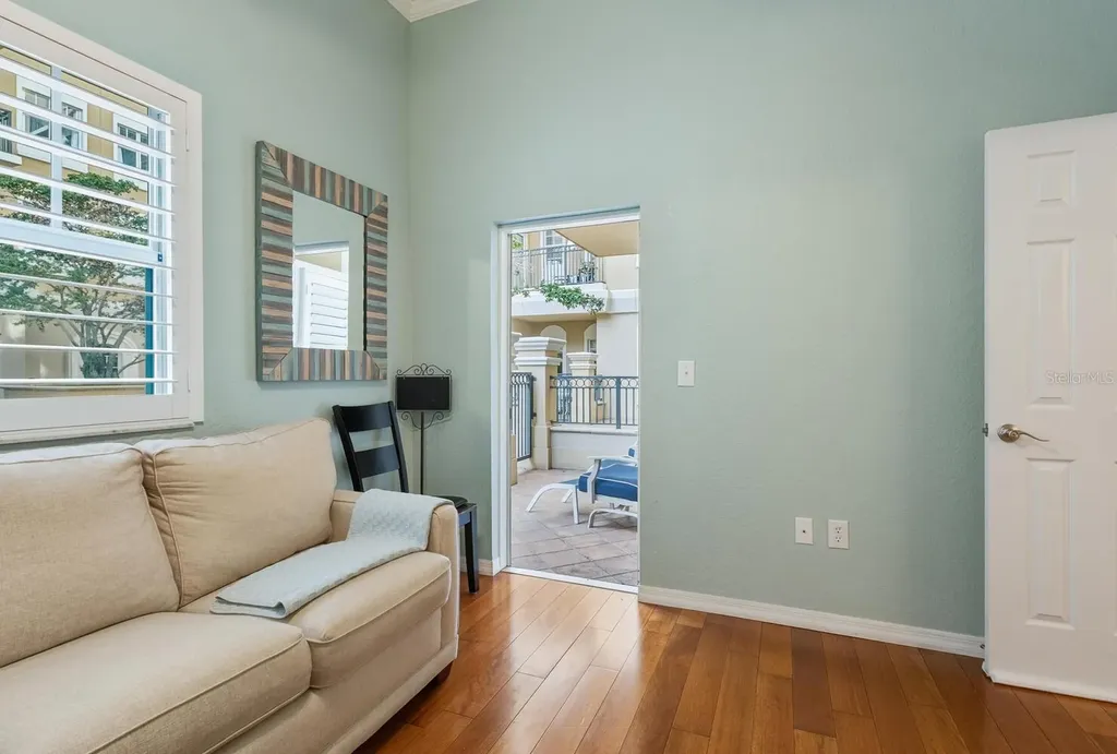 1064 N Tamiami Trail Sarasota FL 34236