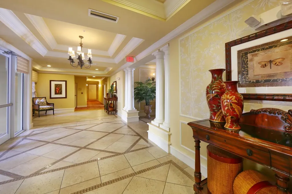 1064 N Tamiami Trail Sarasota FL 34236