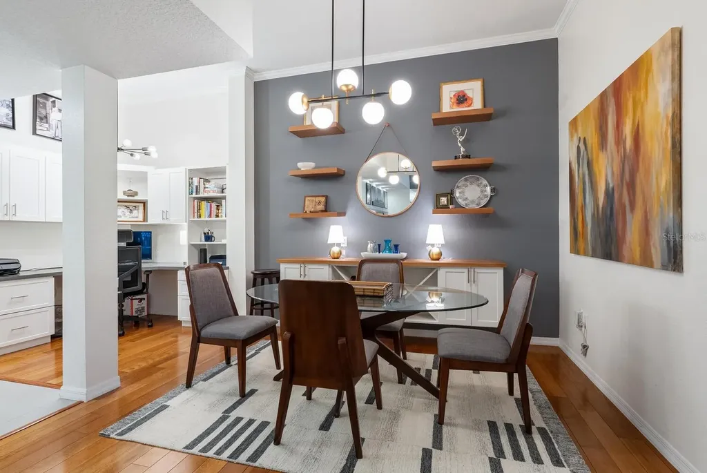 1064 N Tamiami Trail Sarasota FL 34236