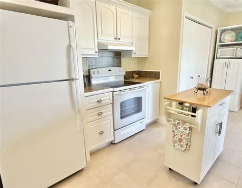 6834 Mount Pleasant Road NE St Petersburg FL 33702