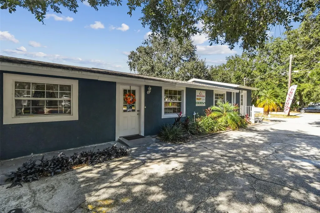 9912 N Myrtle Street Tampa FL 33617