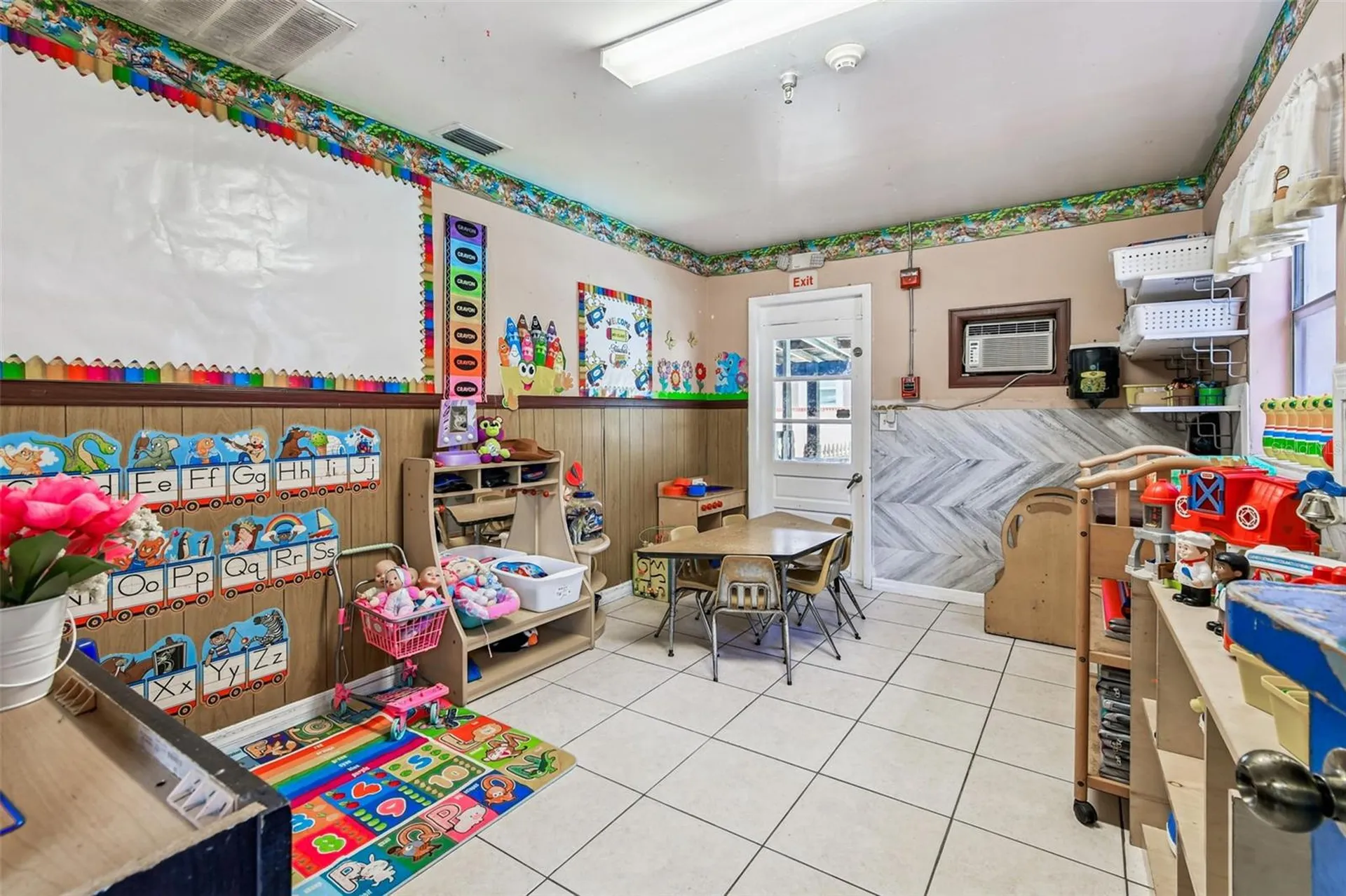 9912 N Myrtle Street Tampa FL 33617