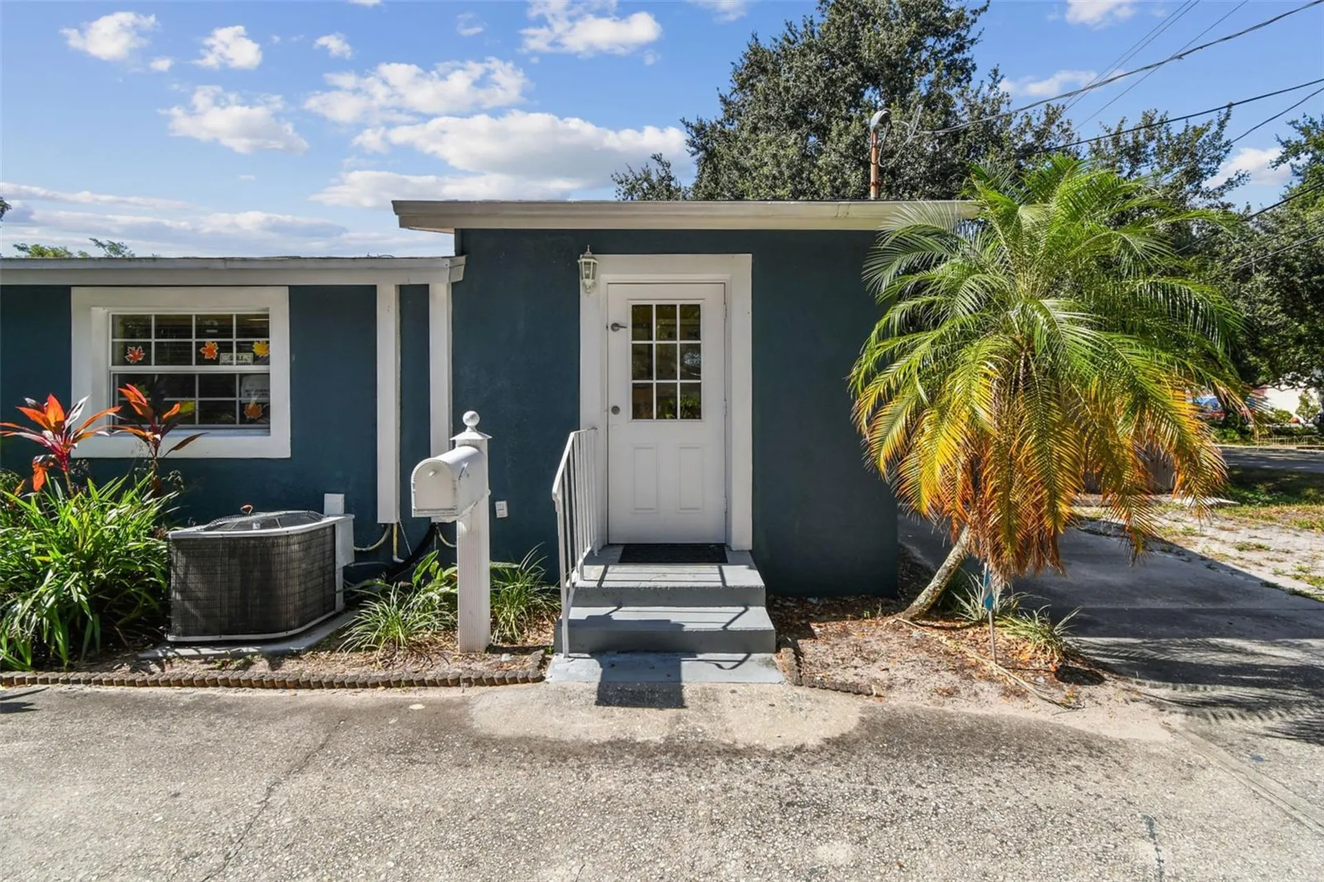 9912 N Myrtle Street Tampa FL 33617