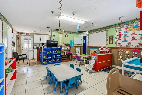 9912 N Myrtle Street Tampa FL 33617