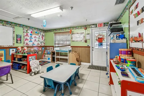 9912 N Myrtle Street Tampa FL 33617