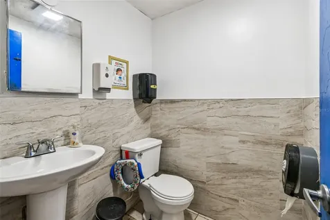 9912 N Myrtle Street Tampa FL 33617