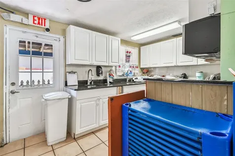 9912 N Myrtle Street Tampa FL 33617