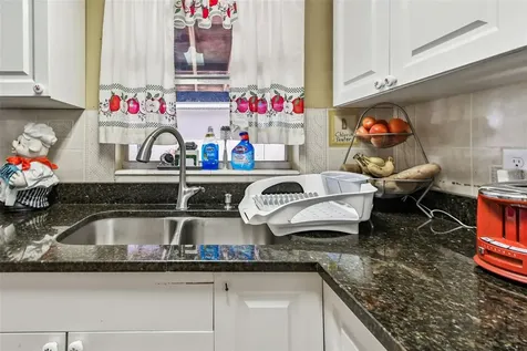 9912 N Myrtle Street Tampa FL 33617