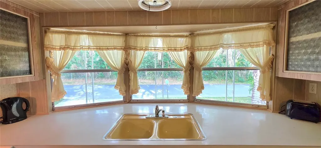 37021 Karen Avenue Zephyrhills FL 33542