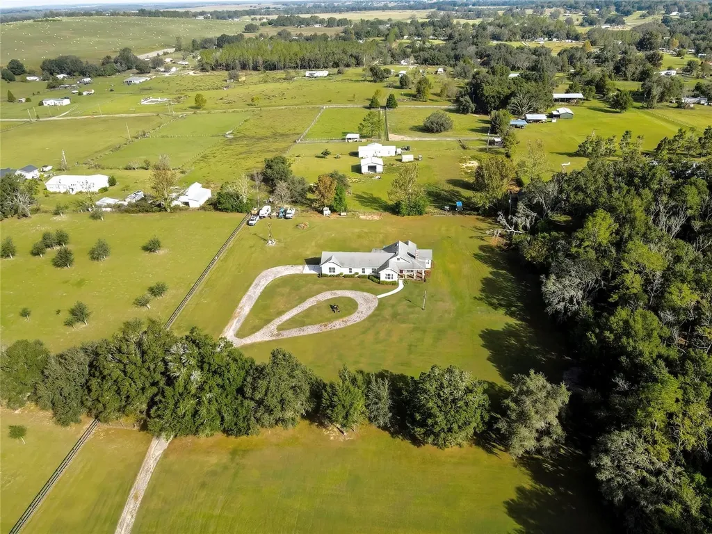 36431 Florrie Mae Lane Dade City FL 33523