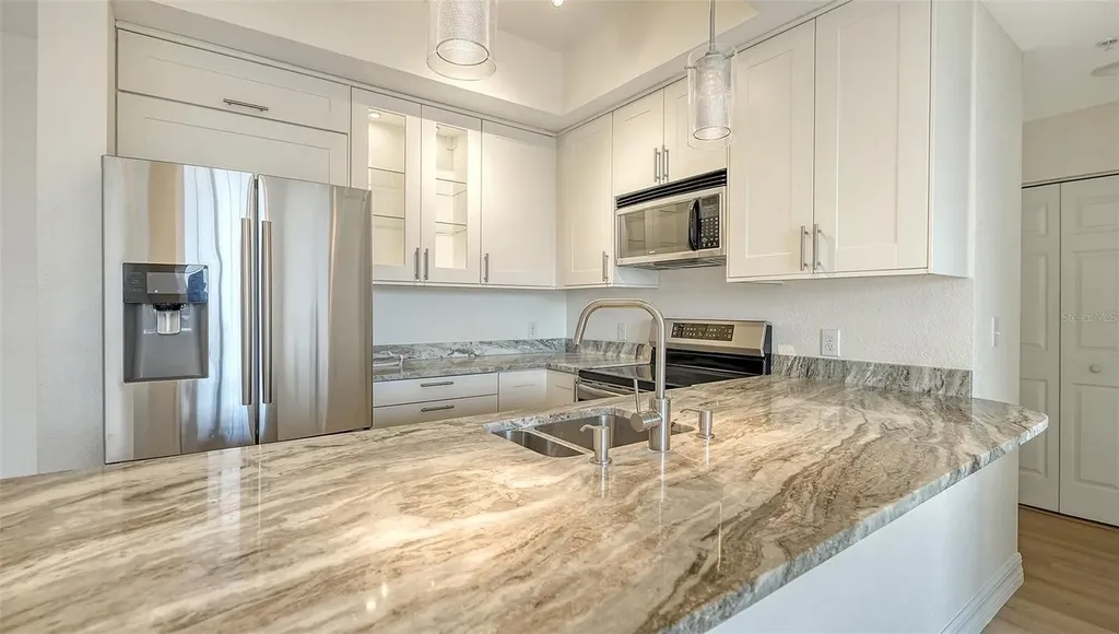 1064 N Tamiami Trail Sarasota FL 34236