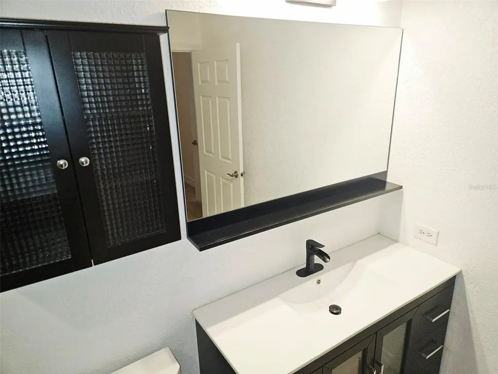 1064 N Tamiami Trail Sarasota FL 34236