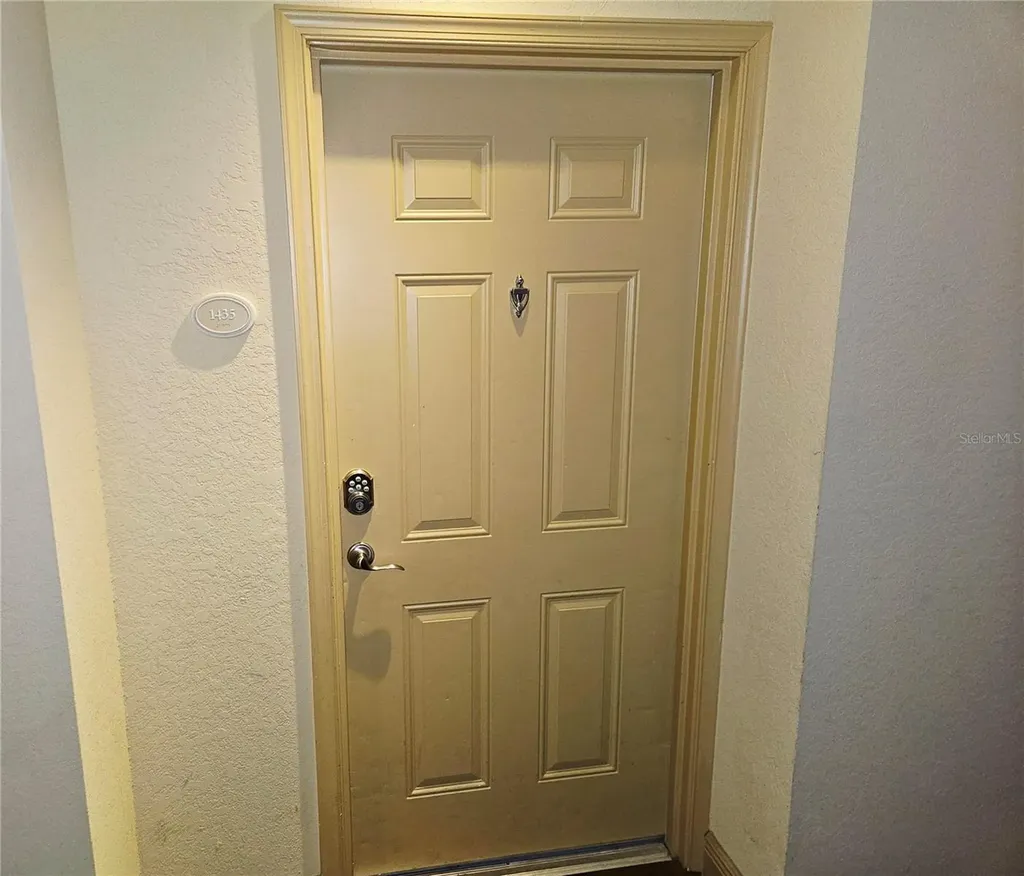 1064 N Tamiami Trail Sarasota FL 34236