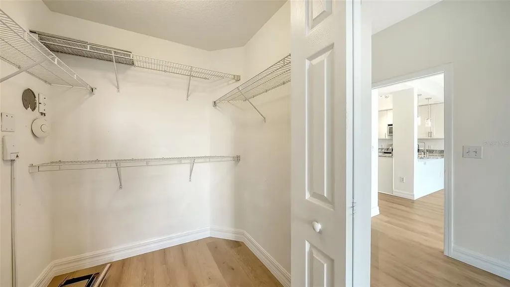 1064 N Tamiami Trail Sarasota FL 34236