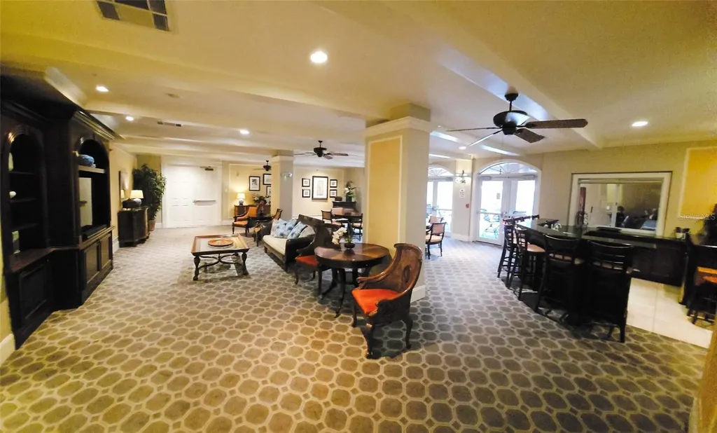 1064 N Tamiami Trail Sarasota FL 34236