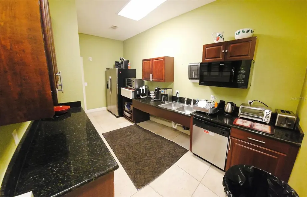 1064 N Tamiami Trail Sarasota FL 34236
