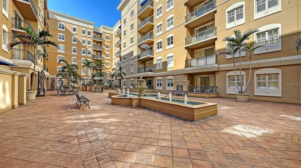 1064 N Tamiami Trail Sarasota FL 34236