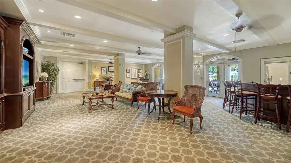 1064 N Tamiami Trail Sarasota FL 34236