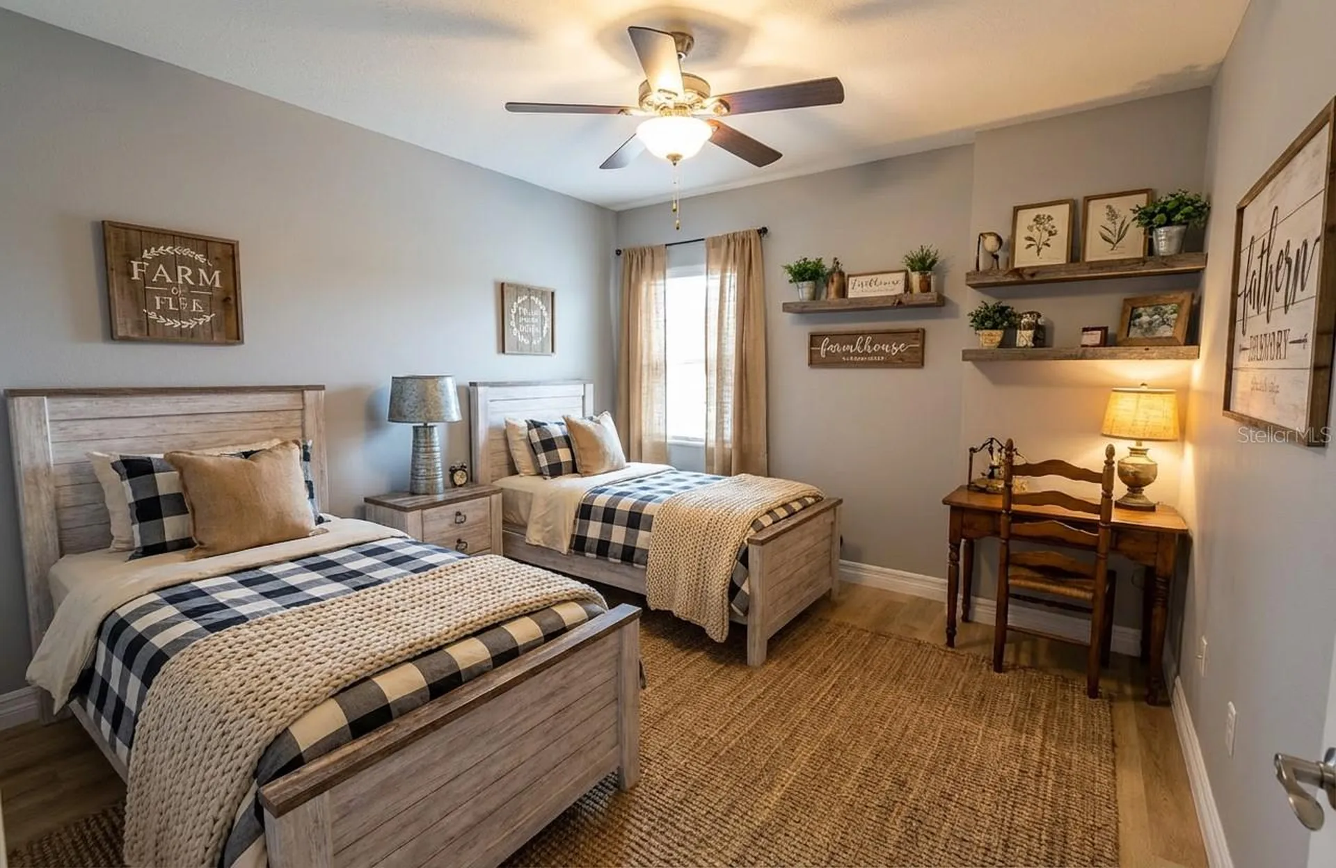 1064 N Tamiami Trail Sarasota FL 34236