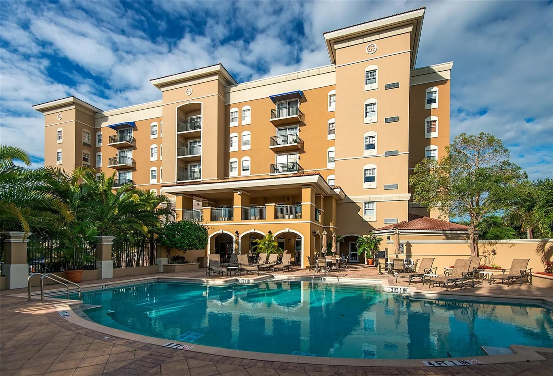1064 N Tamiami Trail Sarasota FL 34236