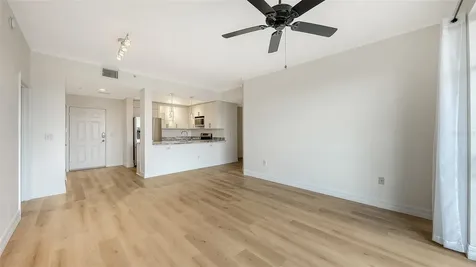 1064 N Tamiami Trail Sarasota FL 34236