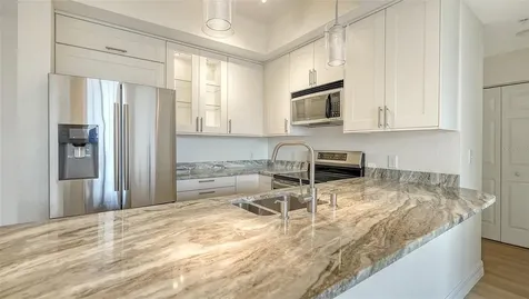 1064 N Tamiami Trail Sarasota FL 34236