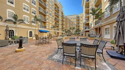 1064 N Tamiami Trail Sarasota FL 34236