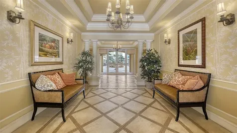 1064 N Tamiami Trail Sarasota FL 34236