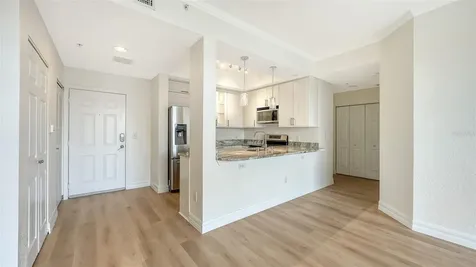 1064 N Tamiami Trail Sarasota FL 34236