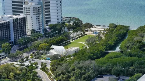 1064 N Tamiami Trail Sarasota FL 34236