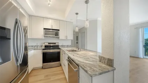 1064 N Tamiami Trail Sarasota FL 34236