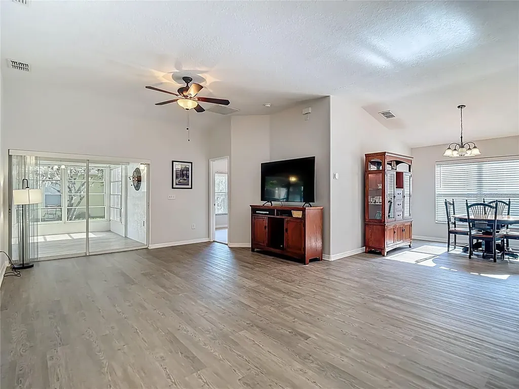 9608 Rolling Circle San Antonio FL 33576