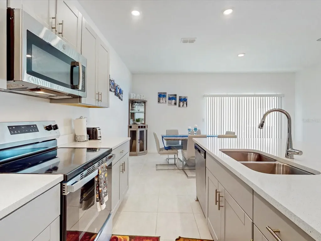 3002 Canary Avenue Davenport FL 33837