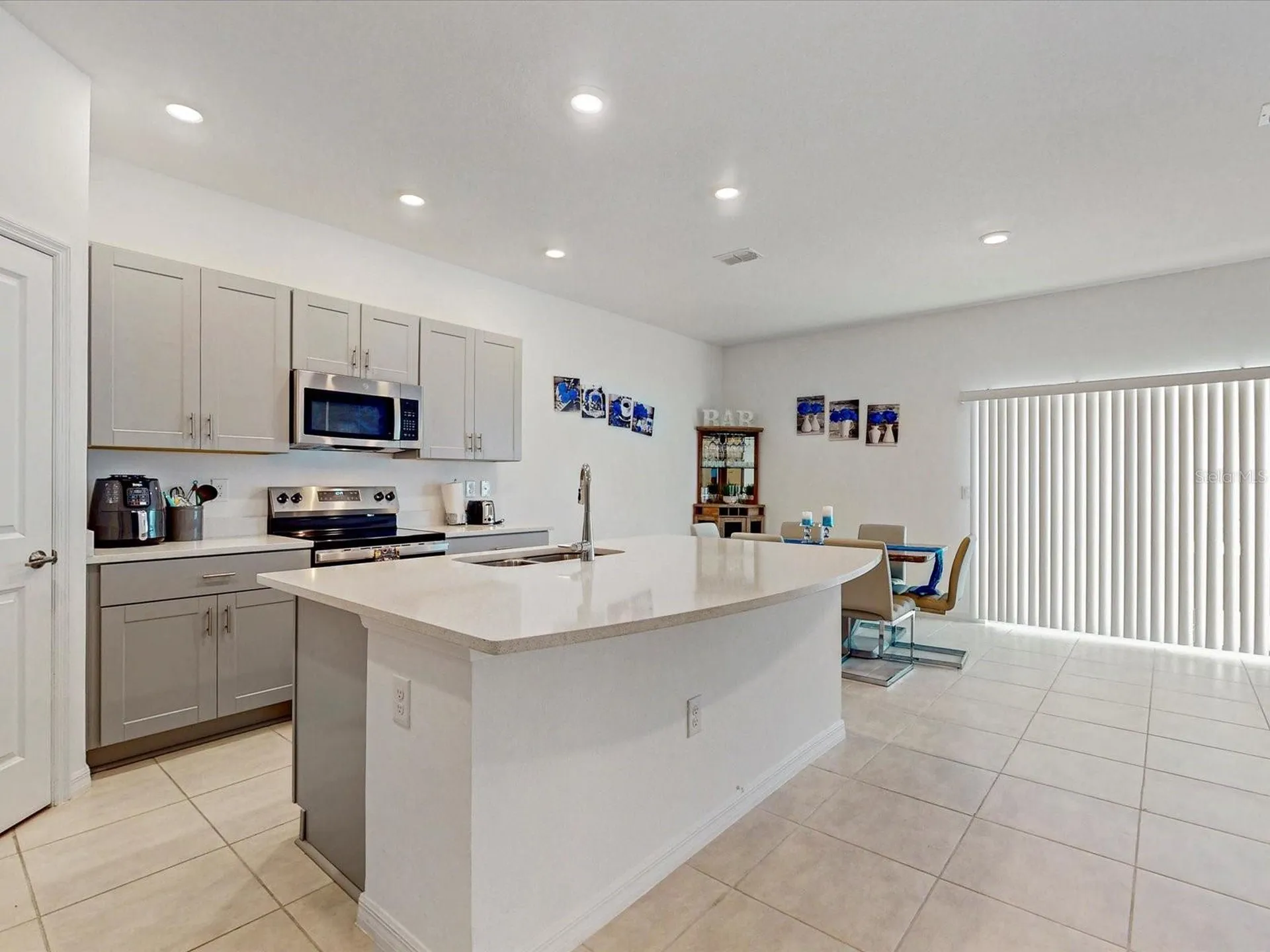 3002 Canary Avenue Davenport FL 33837