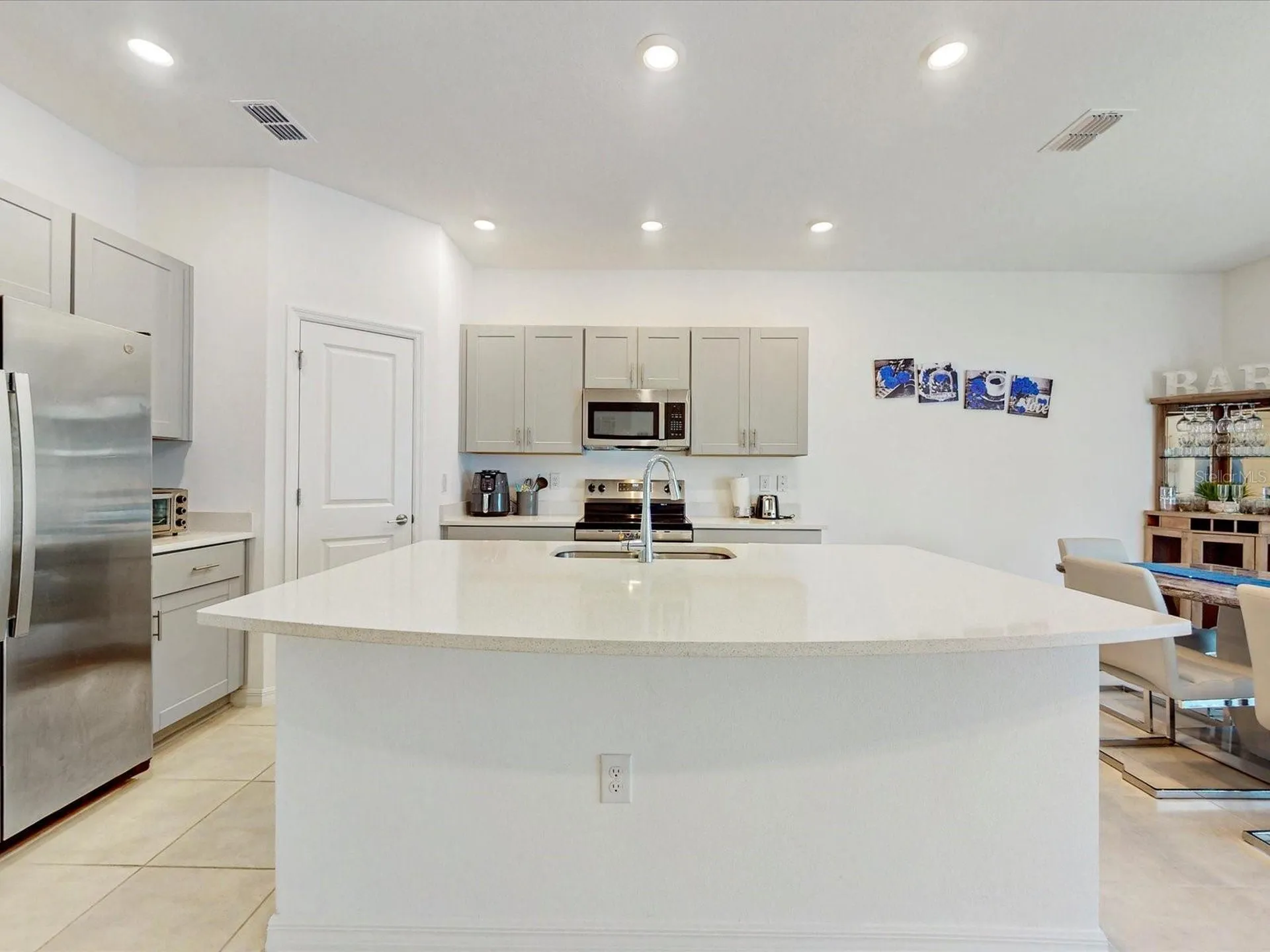 3002 Canary Avenue Davenport FL 33837
