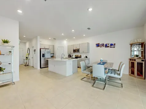 3002 Canary Avenue Davenport FL 33837