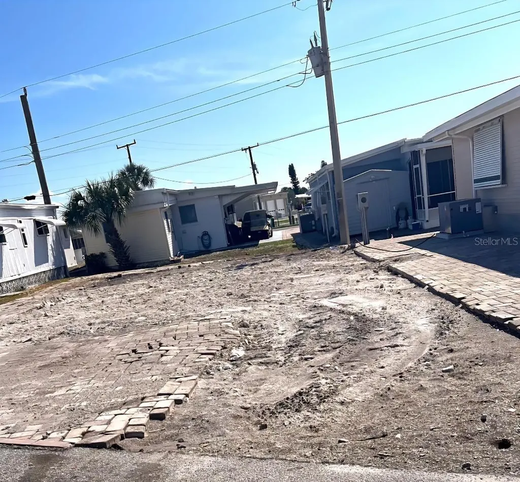 2208 Iowa Avenue Bradenton FL 34207