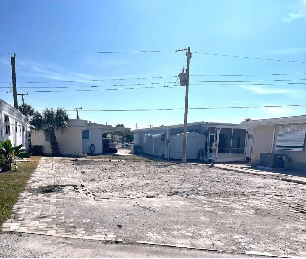 2208 Iowa Avenue Bradenton FL 34207