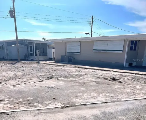2208 Iowa Avenue Bradenton FL 34207