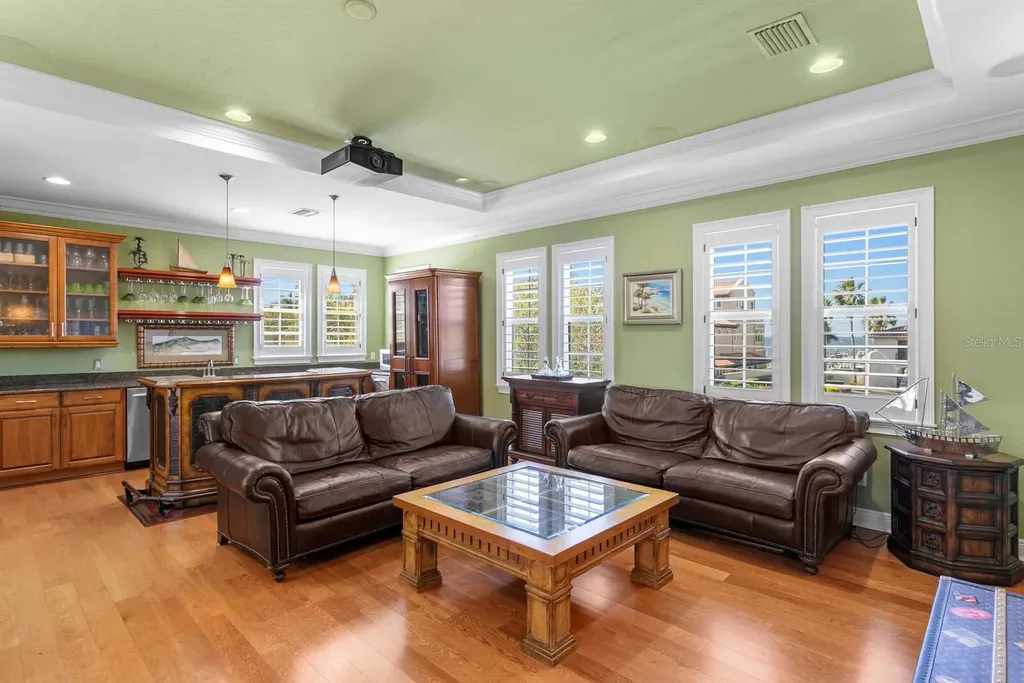 4912 Yacht Club Drive Tampa FL 33616