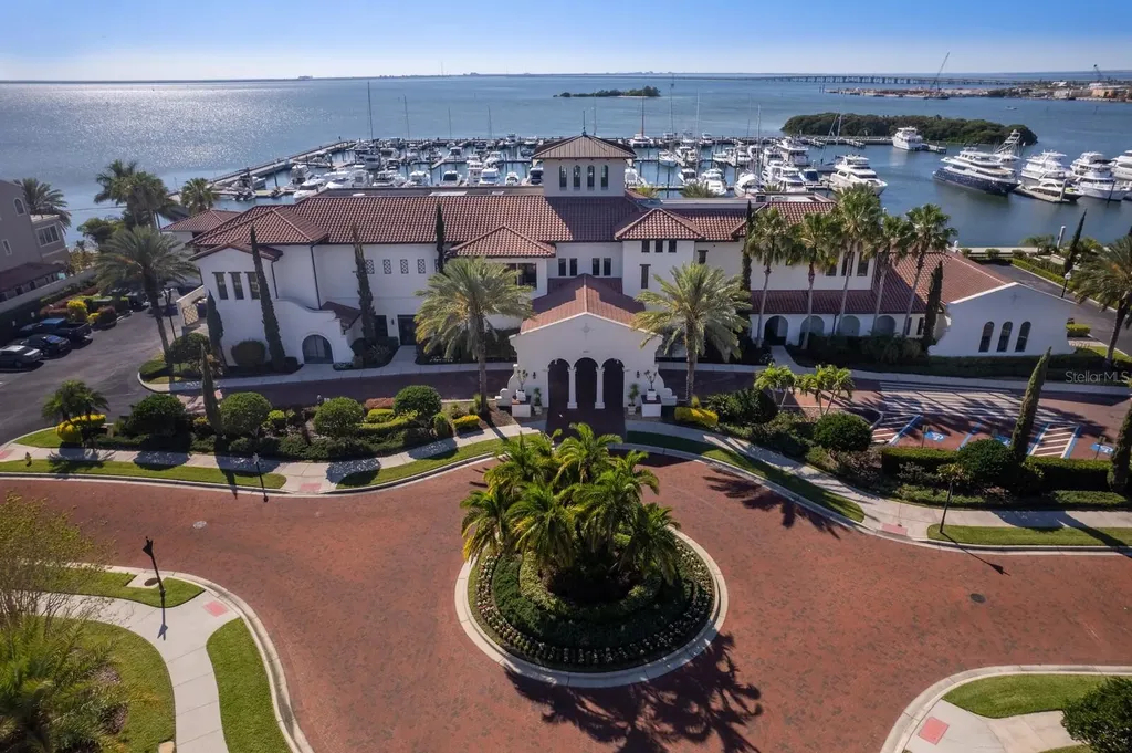 4912 Yacht Club Drive Tampa FL 33616