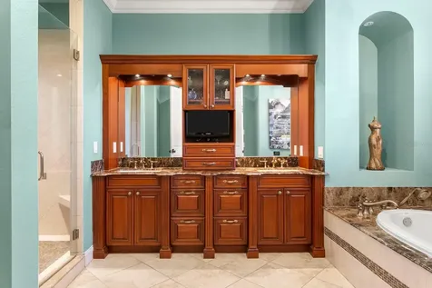 4912 Yacht Club Drive Tampa FL 33616