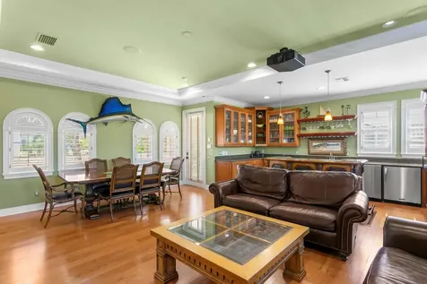 4912 Yacht Club Drive Tampa FL 33616