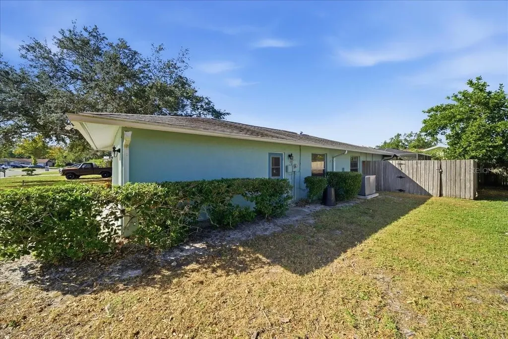 5883 Whistlewood Circle Sarasota FL 34232