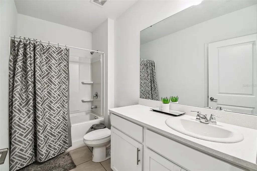 136 Citrine Loop Kissimmee FL 34758
